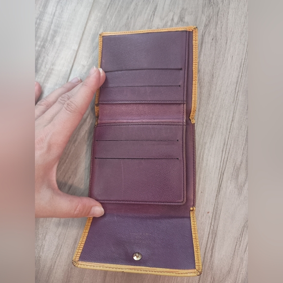 Authentic LOUIS VUITTON Epi Bifold  Wallet Marco Yellow - Picture 8 of 11